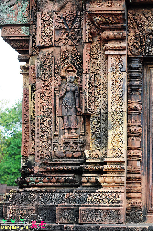柬埔寨旅遊｜世界文化遺產－吳哥窟～最美的宮殿．女皇宮