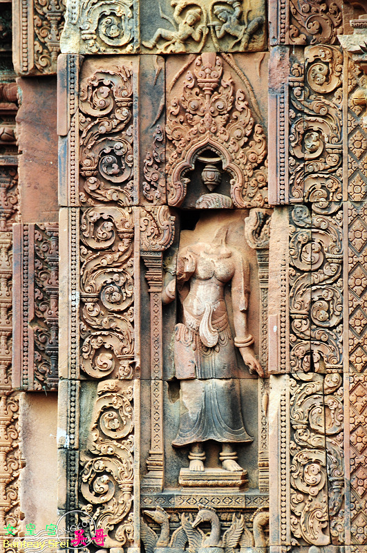 柬埔寨旅遊｜世界文化遺產－吳哥窟～最美的宮殿．女皇宮