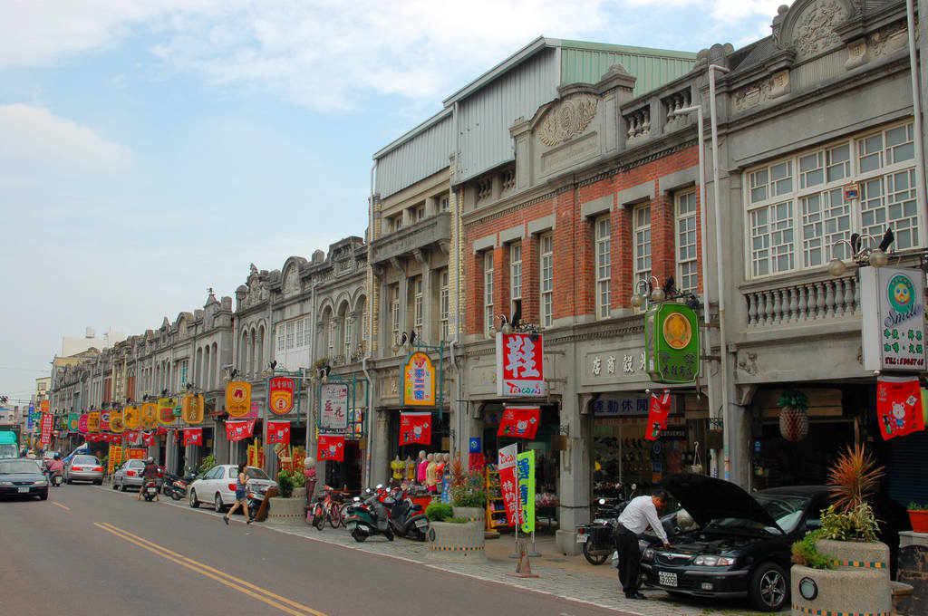 台南新化｜新化老街巡禮，1920年代的商業街，迷人的巴洛克風建築