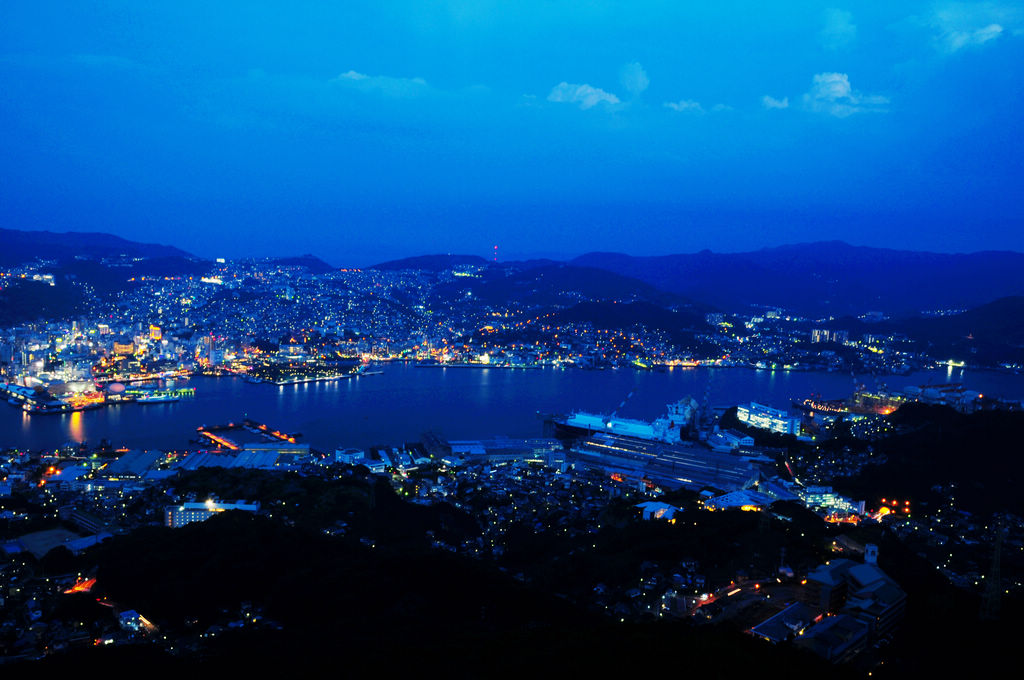 日本九州長崎｜稻佐山山頂展望台，世界新三大夜景之一，比百萬夜景還值錢的千萬夜景！