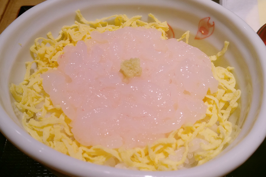 日本富山美味｜白えび亭！富山車站旁，一定要嚐的美味～白蝦刺身丼