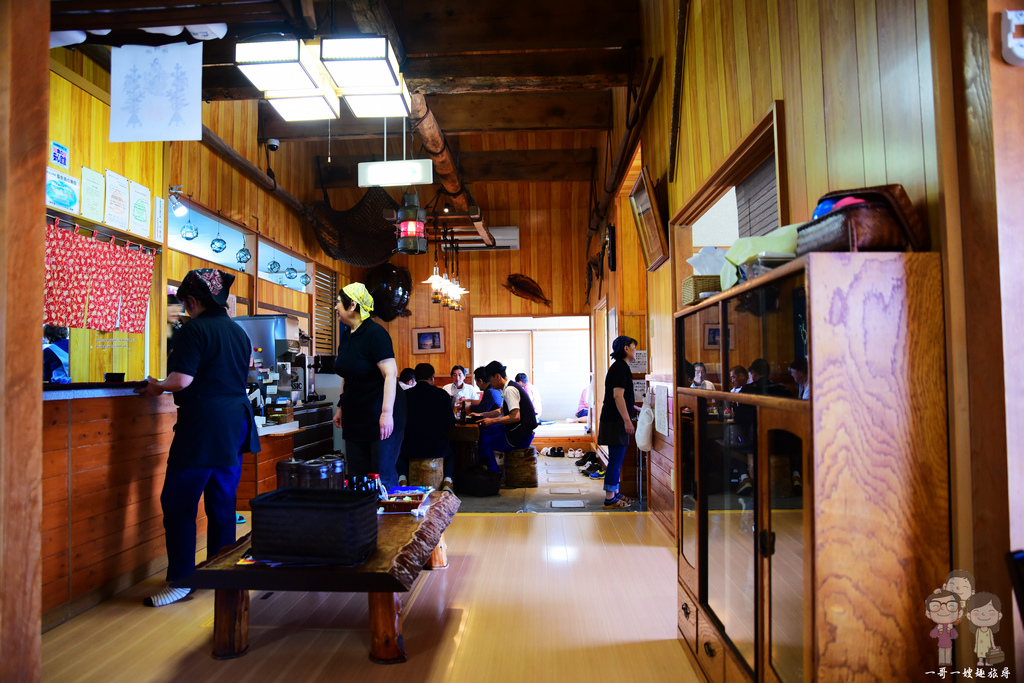 北海道積丹｜漁師の店 中村屋，積丹必吃的美味，滿滿鮮甜濃郁好滋味的赤海膽丼