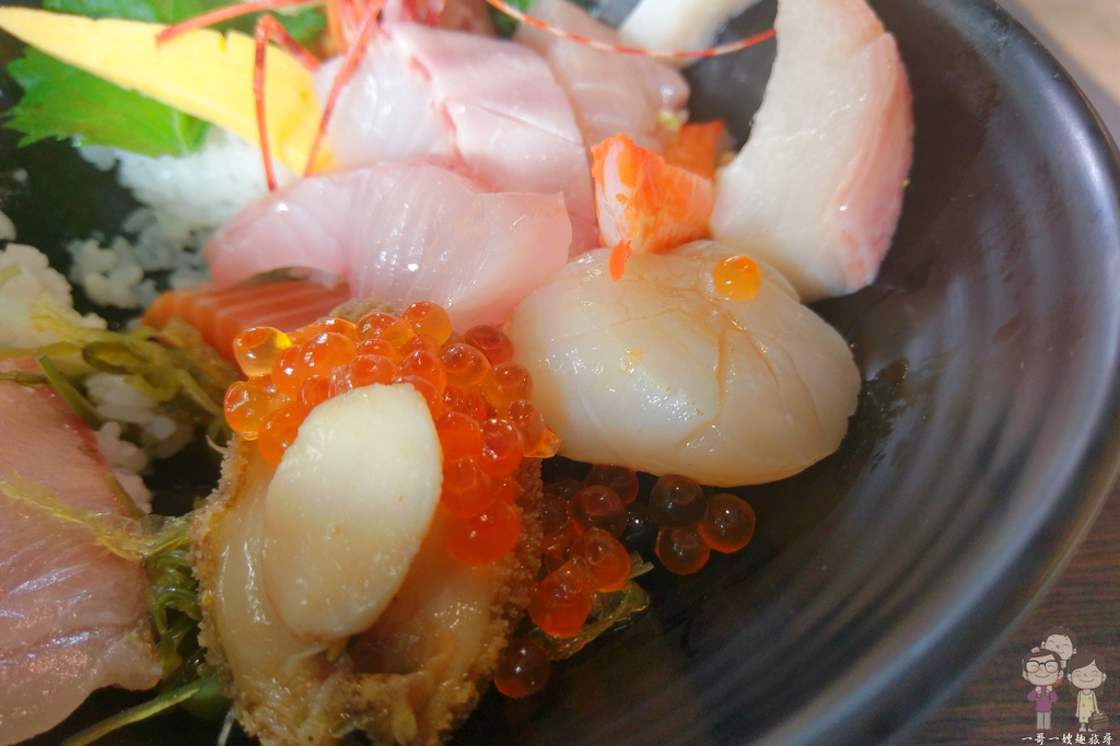 台北大同美味｜CP值超高的豪華海鮮丼飯，騎樓下享用鮮美味．三多屋爸爸嘴