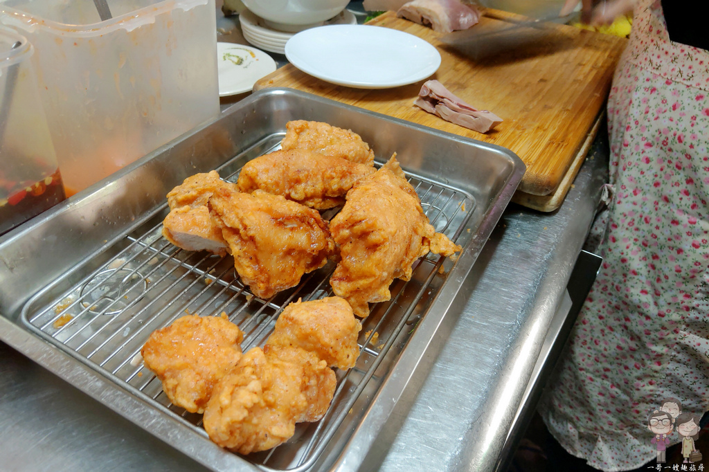 台北大同美食 阿角紅燒肉劉美麗 號稱地表最強美味的紅燒肉就在這啦 一哥一嫂趣旅尋