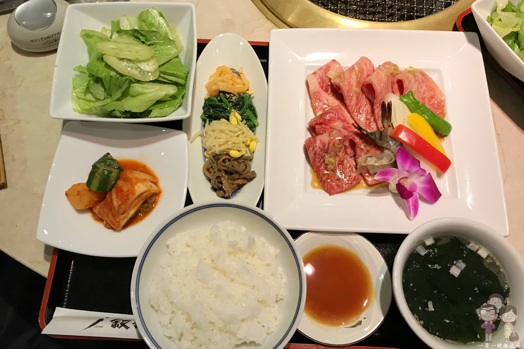 東京吃燒肉｜日本必吃燒肉～敘敘苑(叙々苑)，平日限定的午間套餐，讓您花一半價就能吃到和牛燒肉