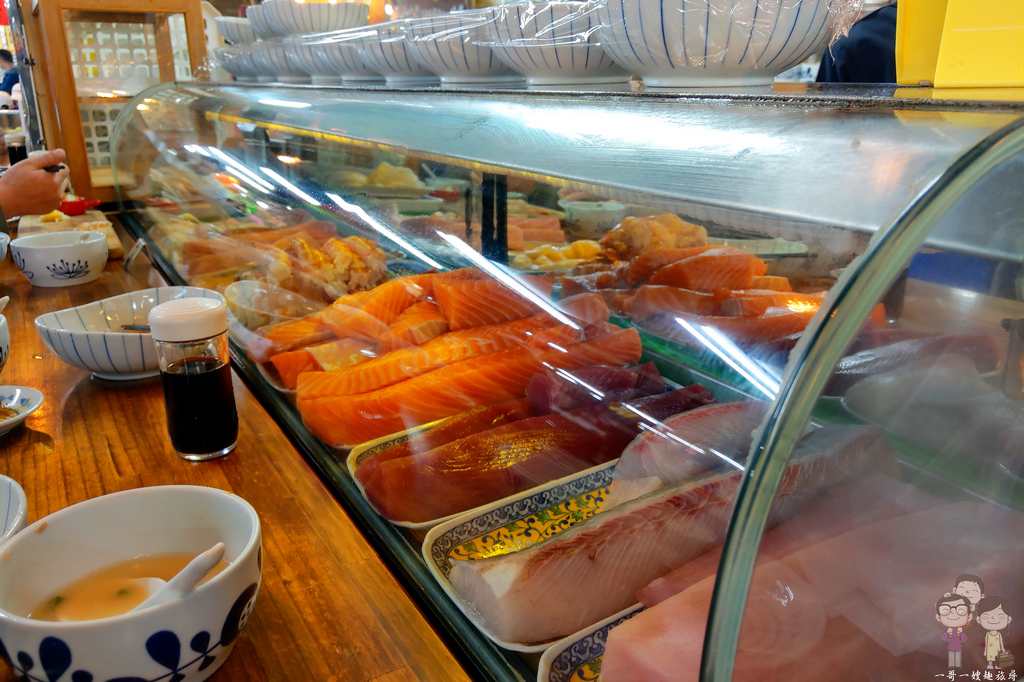 台北大同美食｜～漁匠甘霖～大稻埕的美好食光，迪化街永樂市場內的樸實美味海鮮丼飯專賣店