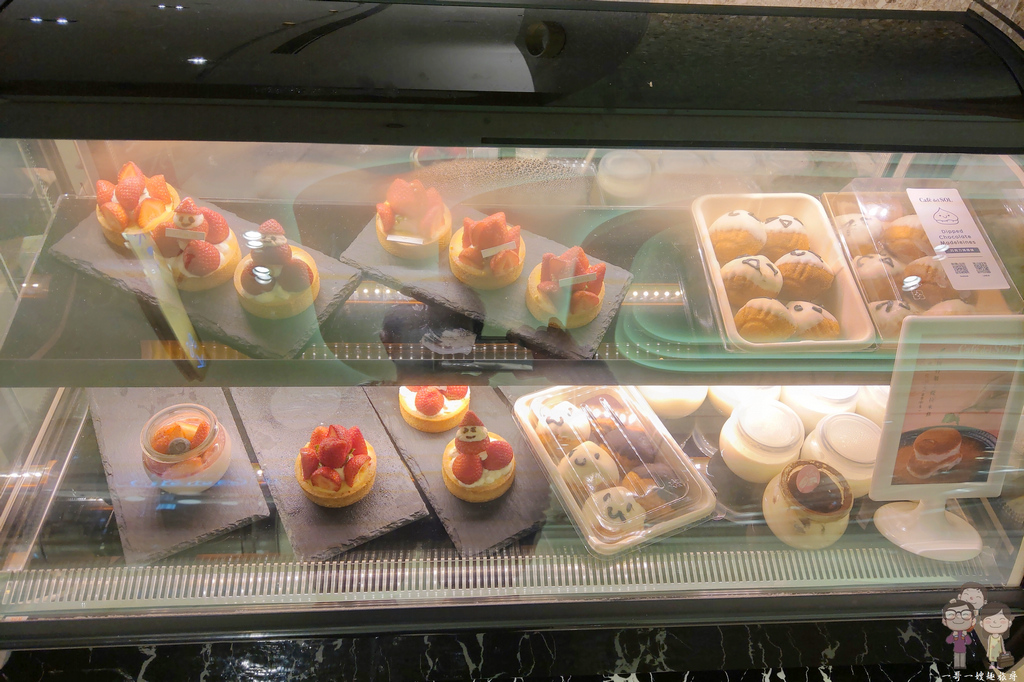 台北微風信義吃甜點｜Café del SOL～福岡人氣第一的舒芙蕾鬆餅，草莓季限定套餐開賣囉！