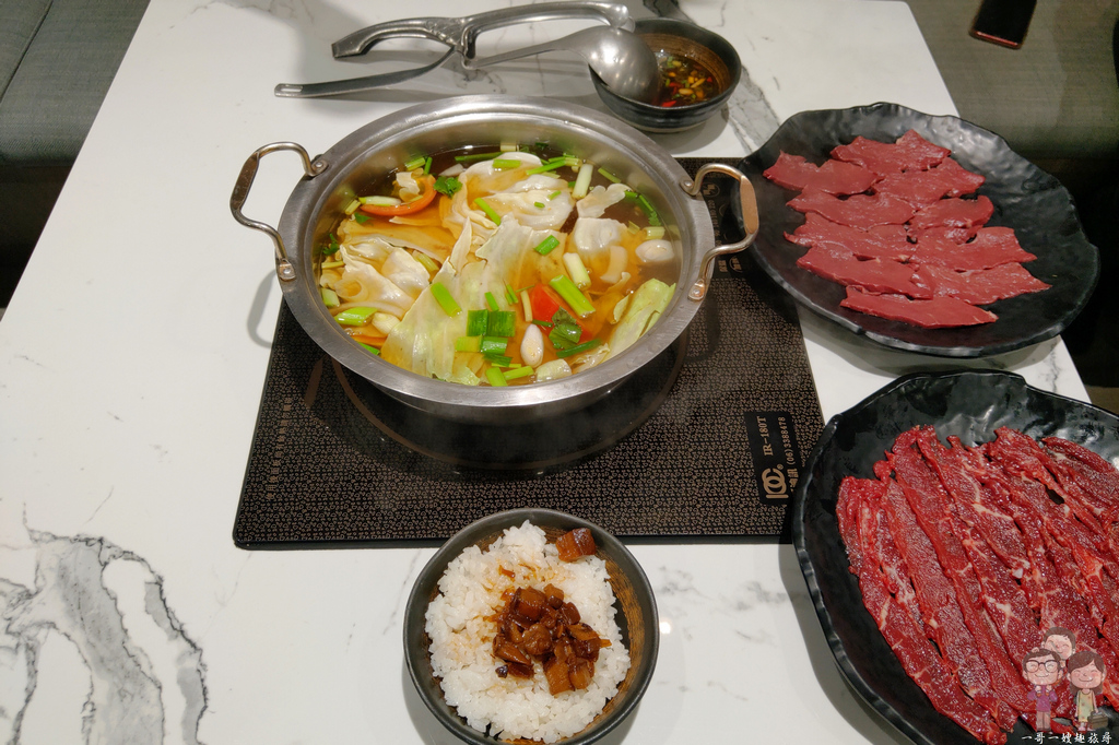 台南仁德美食｜老字號的阿裕牛肉涮涮鍋 – 牛肉湯，除了鮮甜好滋味外，崑崙分店也走網美風