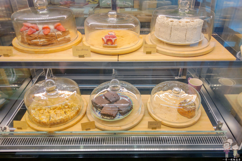 新北淡水吃蛋糕｜沒有特別計畫café！靜巷中的咖啡館，還有美味可口的千層蛋糕