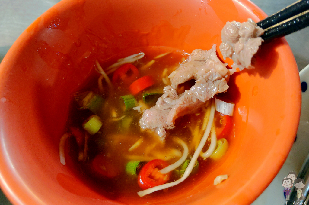 台南市南區美食｜陳記善化牛肉湯－灣里市場內的新鮮好滋味，牛肚和牛筋切盤也很讚