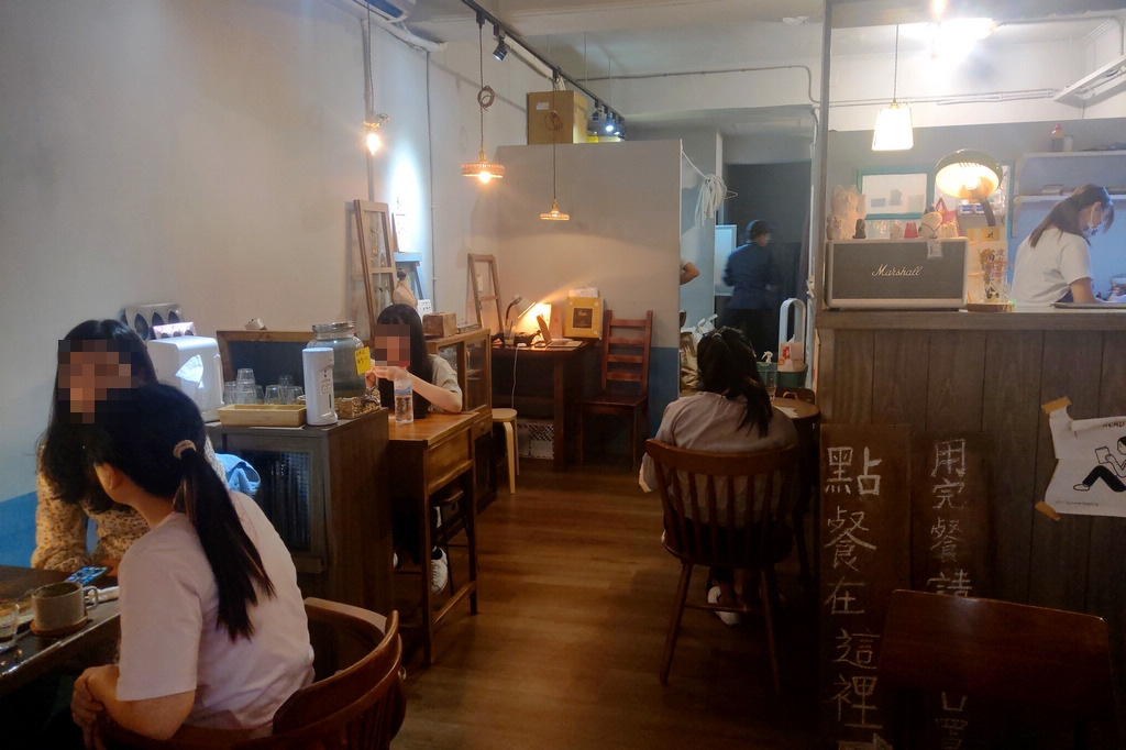 台北喝咖啡吃蛋糕(中山區)｜疍(蛋)宅Eg ghost – 搗蛋鬼工作室，半老宅咖啡，有美味的戚風蛋糕
