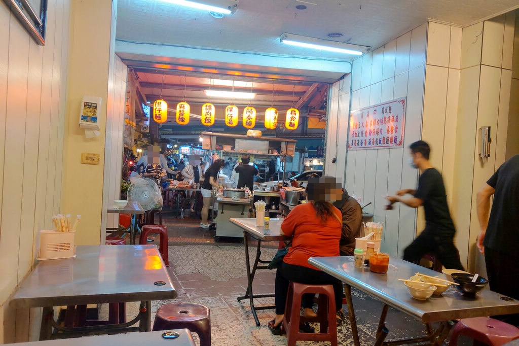 彰化鹿港小吃｜市場口賴家扁食麵，鹿港第一市場旁，價格實惠的黑白切小店