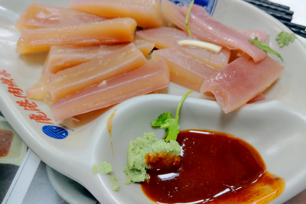 彰化鹿港美食｜肉焿泉，創立於民國53年的老店，價格便宜，深受在地歡迎的小吃風味