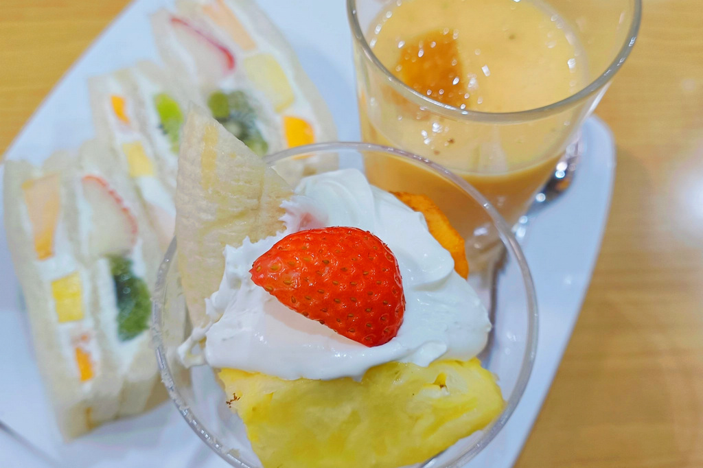 創業120年！京都の老舖果物店～ Fruit parlor Yaoiso，超美味的當季水果三明治，不論早餐或是下午茶都很可以