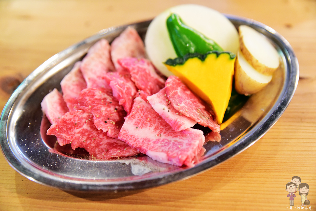 北海道白老美食｜白老牛の店 Cowbell Restaurant！舌尖上的超美味！純正炭火燒黑毛和牛
