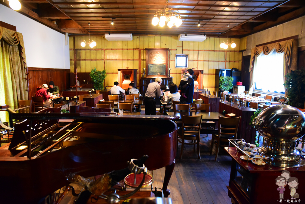 小樽 cafe’色內食堂｜在滿室懷舊風情的百年歷史建築中，點杯咖啡 100円就有豪華早餐可享用