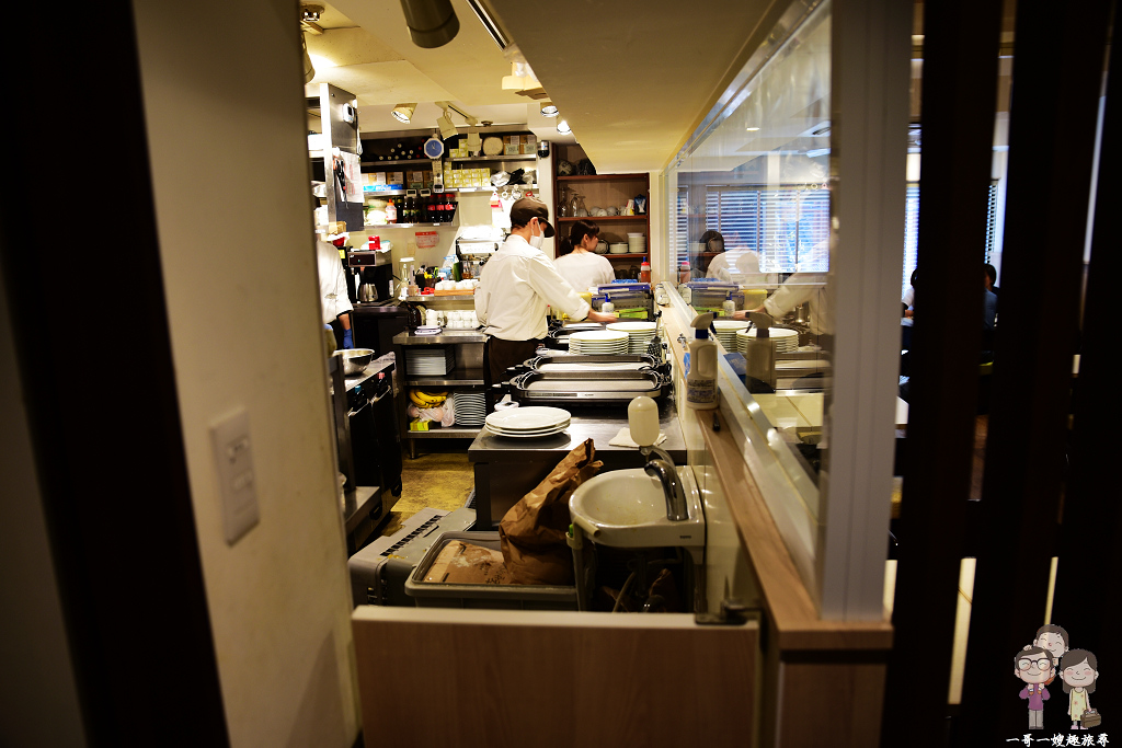 京都吃甜點｜幸福的鬆餅 京都店．幸せのパンケーキ 限定口味~有機抹茶鬆餅+小倉紅豆奶油+黑糖蜜