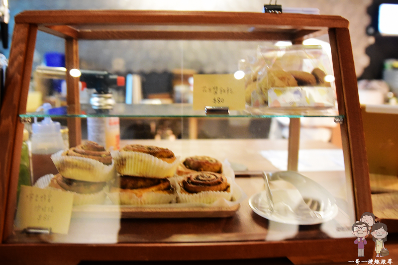 宜蘭羅東｜Reverse cake&coffee，超人氣甜點店，甜蜜蜜大甲奶香芋泥千層，晚來真的會吃不到