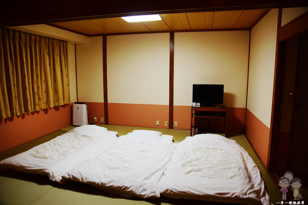 日本山形的新庄住宿｜NEW GRAND HOTEL和式四人房，新庄駅走路五分鐘，自駕免費停車