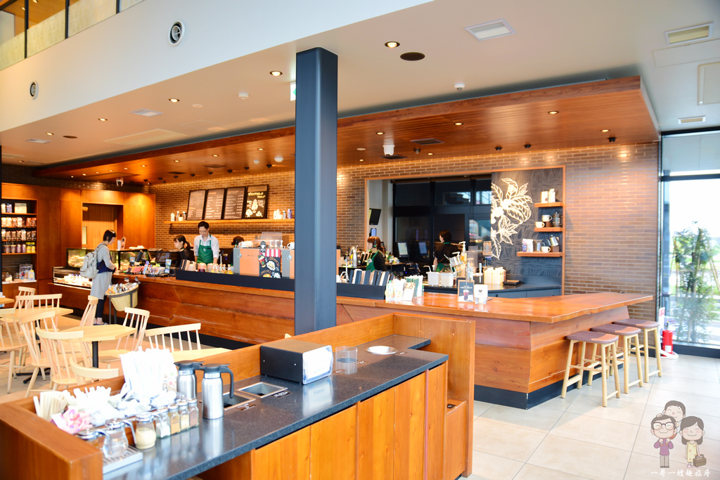 日本特色星巴克｜日本最東的STARBUCKS COFFEE～ 釧路 鶴見橋店，感受道東清新自然的優閒氛圍