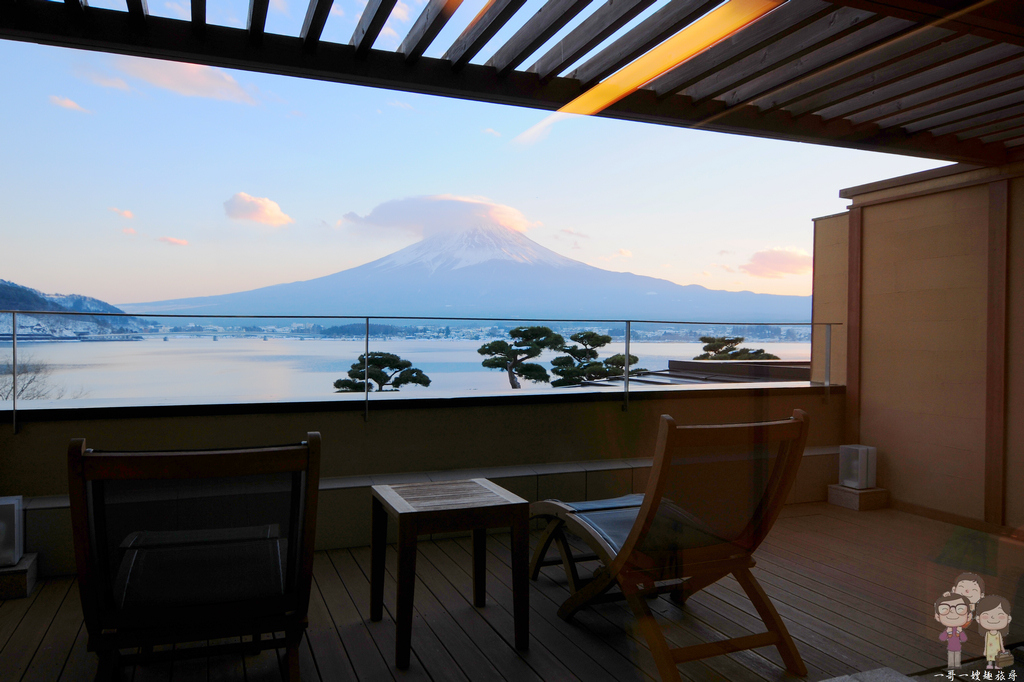 河口湖住宿推薦｜秀峰閣 湖月，在房裡就能觀賞到逆富士絕景的溫泉旅宿
