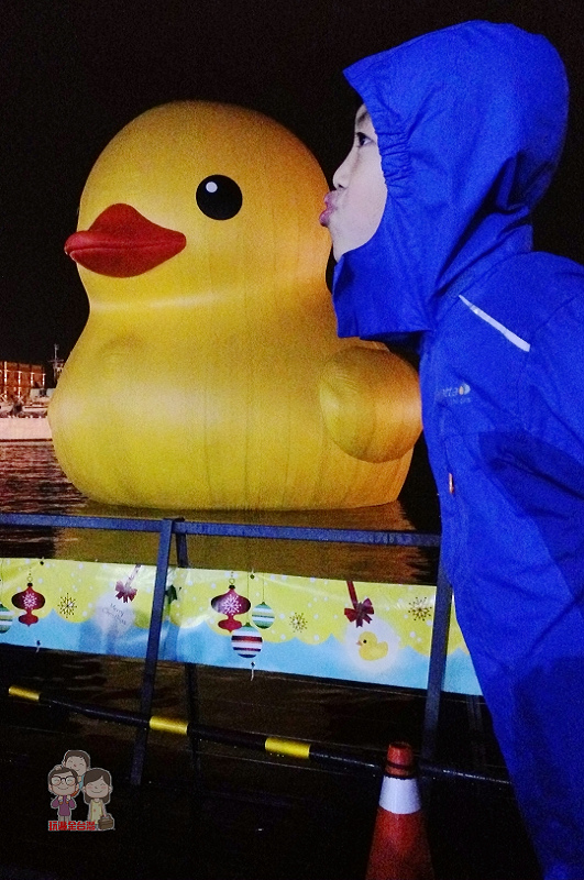 黃色小鴨在基隆︱風雨中的夜！我們賞鴨趣