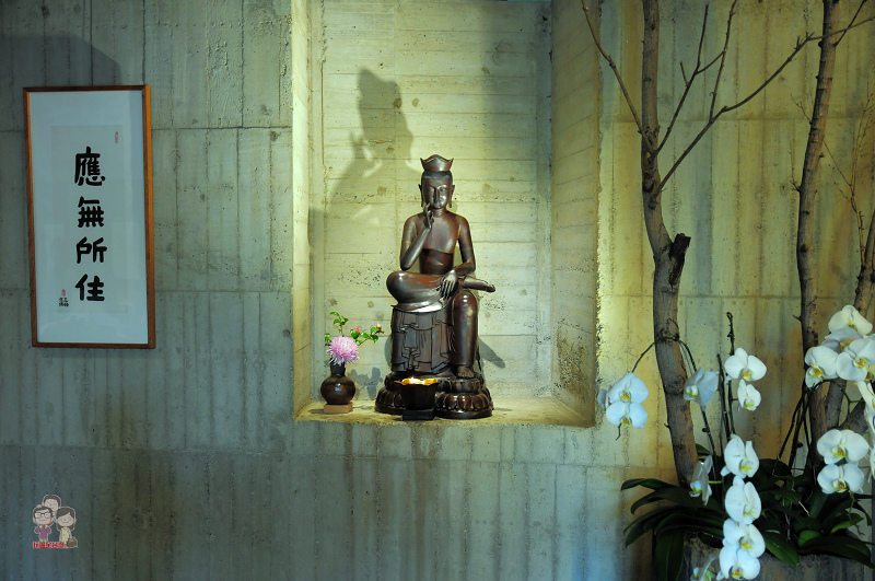 台中大里｜清水模建築裡的菩薩寺