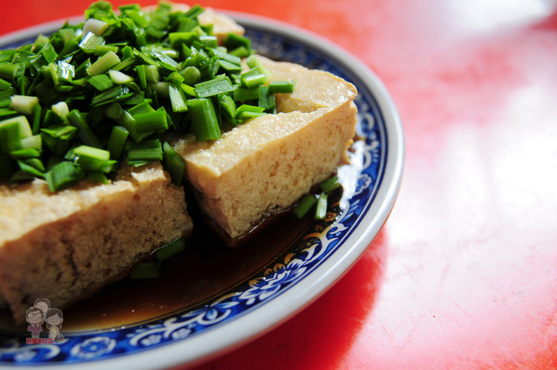 花蓮鳳林｜游翁 韭菜臭豆腐，鳳林國小正對面的獨特美味，一定要來嚐嚐看